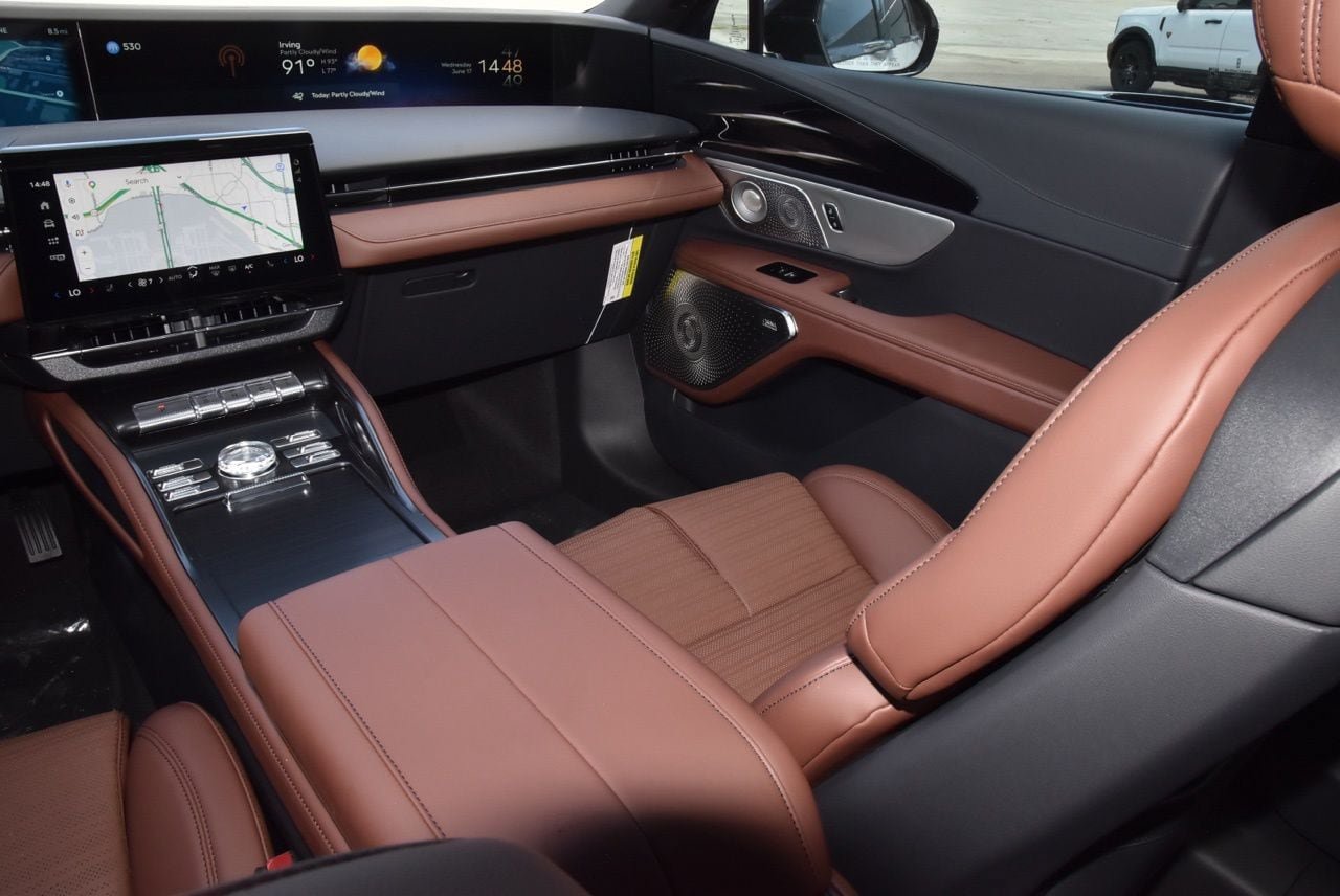 New 2026 Lincoln Nautilus Reserve AWD/4WD image 17