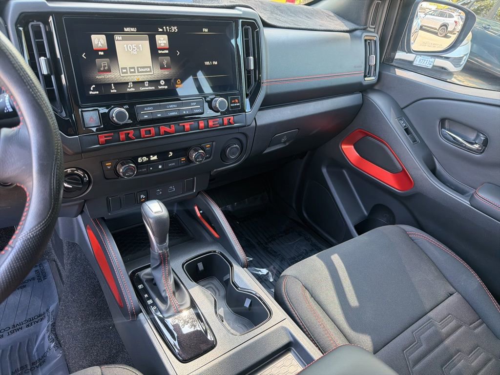 Used 2025 Nissan Frontier PRO-4X image 18