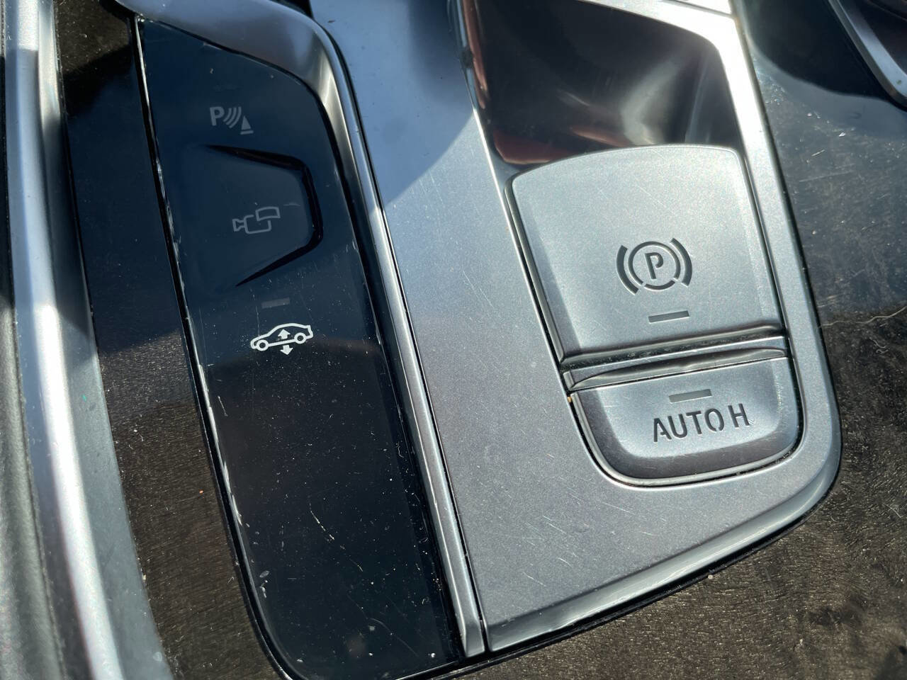 Used 2016 BMW 750i RWD image 39