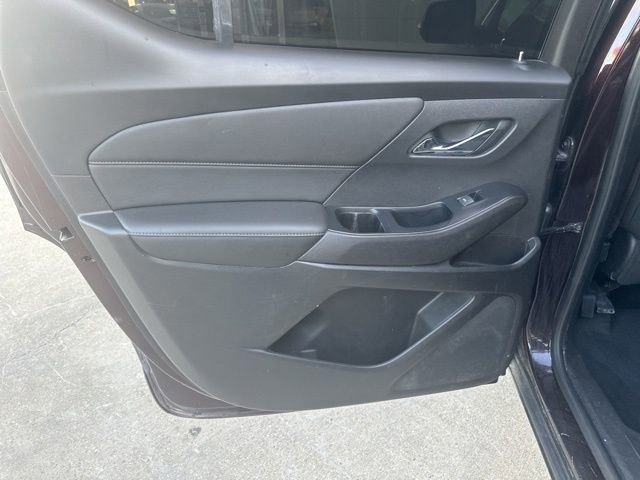 Used 2023 Chevrolet Traverse LT FWD image 27