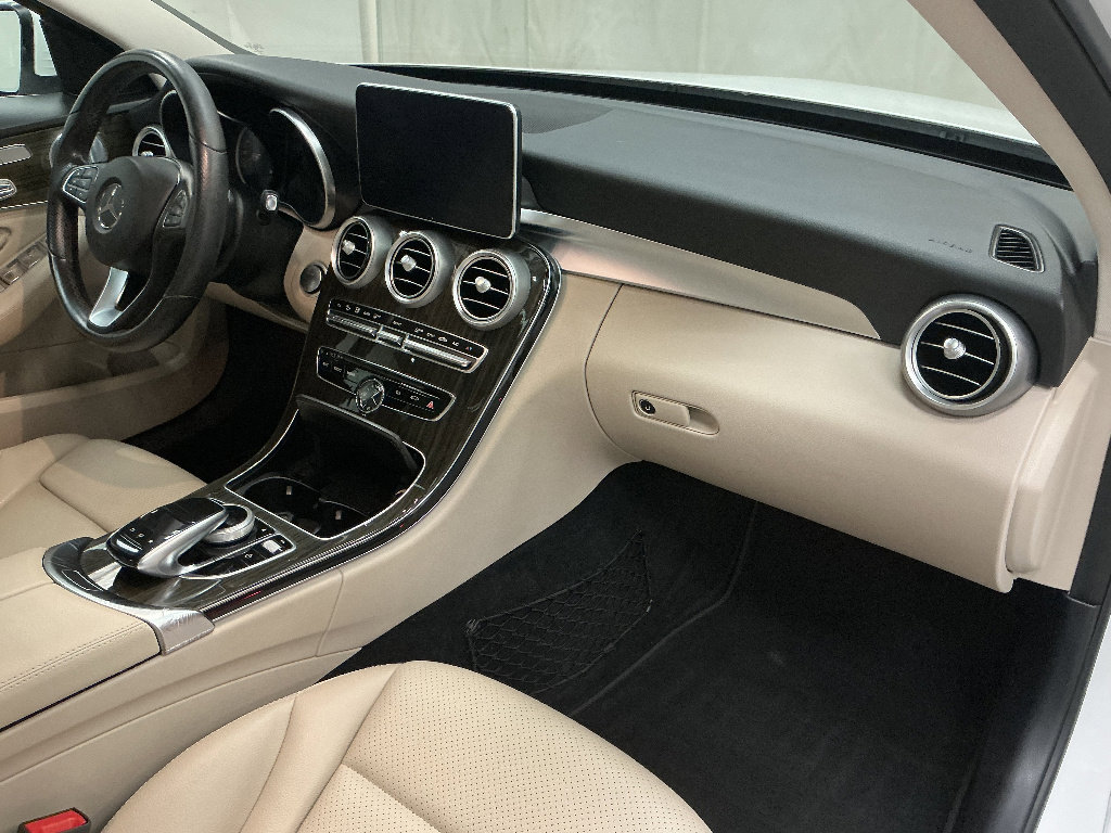 Used 2016 Mercedes-Benz C 300 4MATIC Sedan image 32