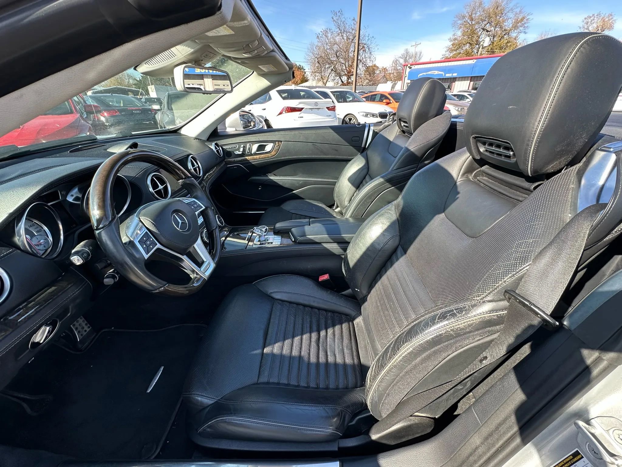 Used 2015 Mercedes-Benz SL 550 w/ Driver Assistance Package image 17