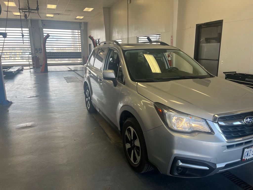 Used 2017 Subaru Forester 2.5i Premium w/ Popular Package #2A AWD/4WD image 16