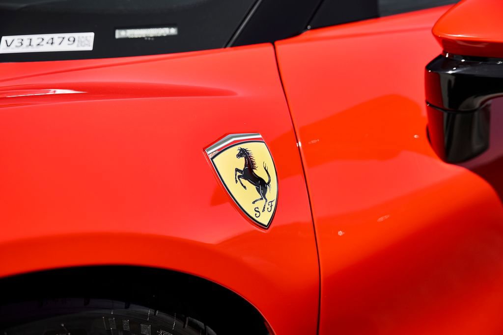 Used 2025 Ferrari SF90 Spider image 10