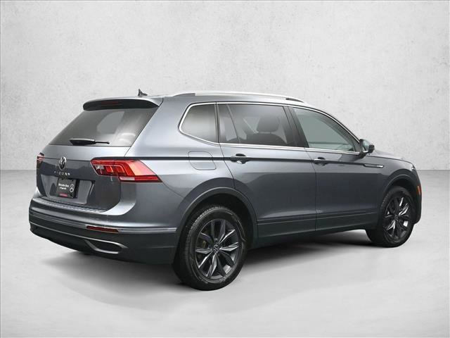 Used 2022 Volkswagen Tiguan SE FWD image 2