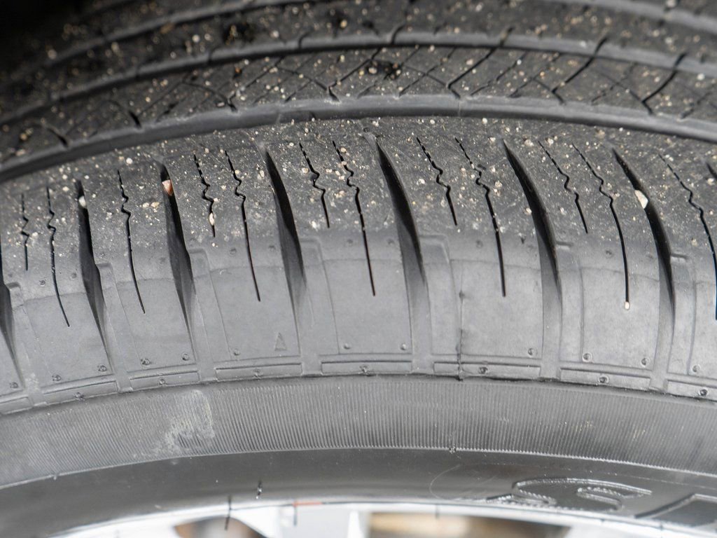 Used 2023 Jeep Grand Cherokee Limited image 27