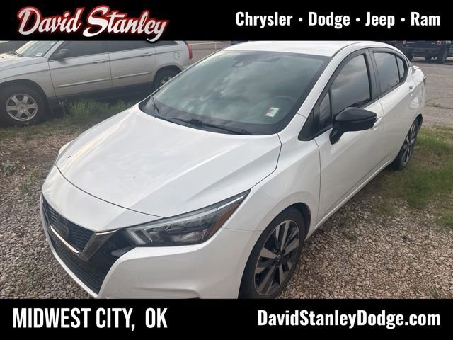 Used 2020 Nissan Versa SR w/ Convenience Package FWD image 1