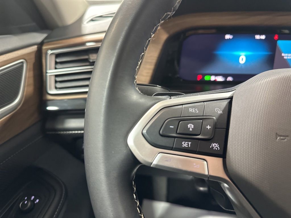 Used 2025 Volkswagen Atlas SE AWD/4WD image 28