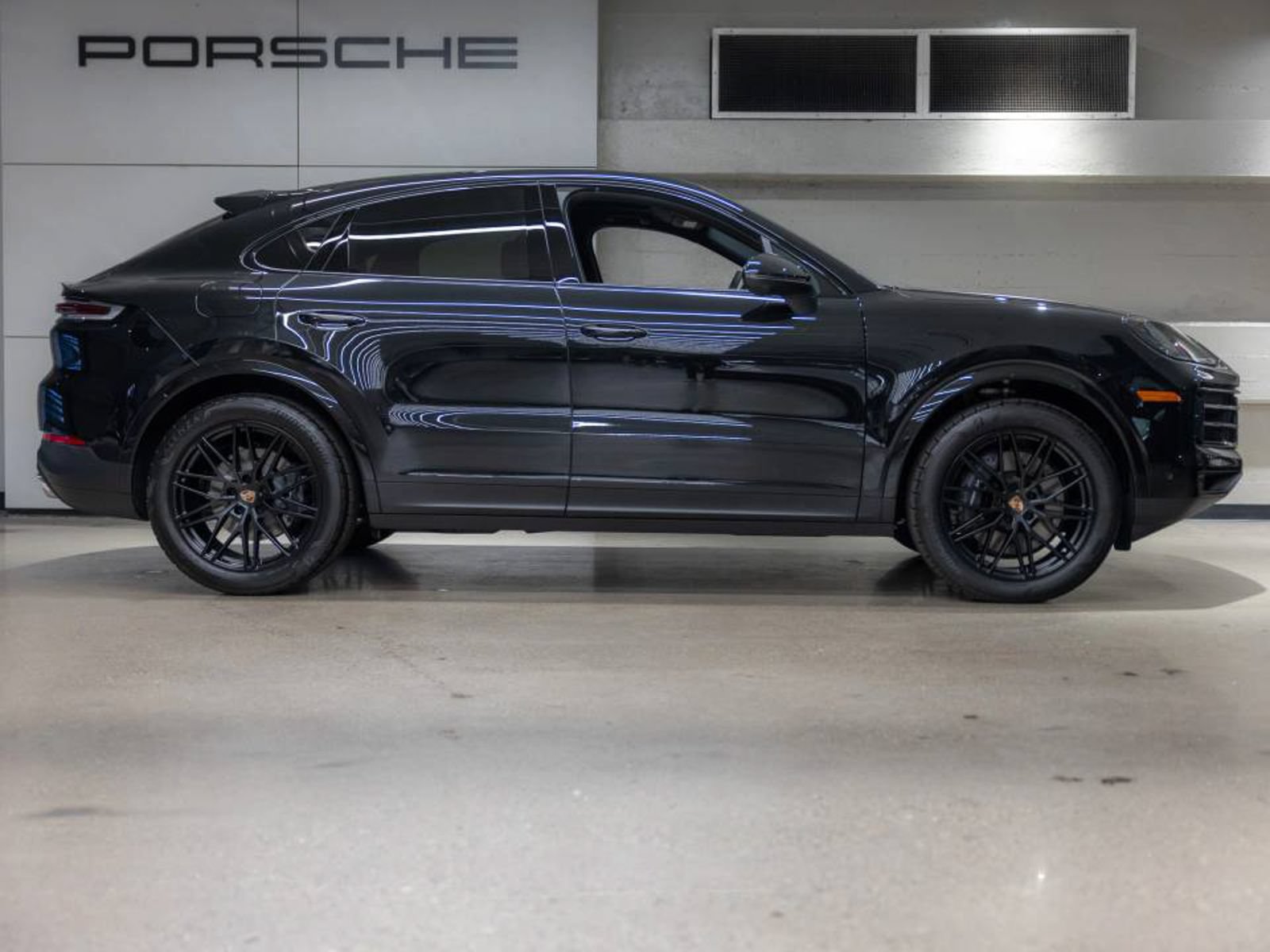 Certified 2026 Porsche Cayenne Coupe AWD/4WD image 10