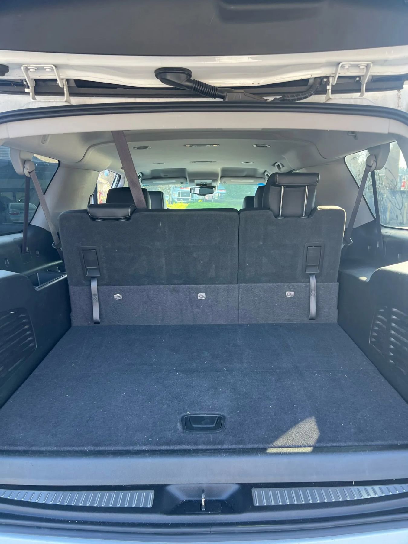 Used 2017 Chevrolet Suburban LT image 15