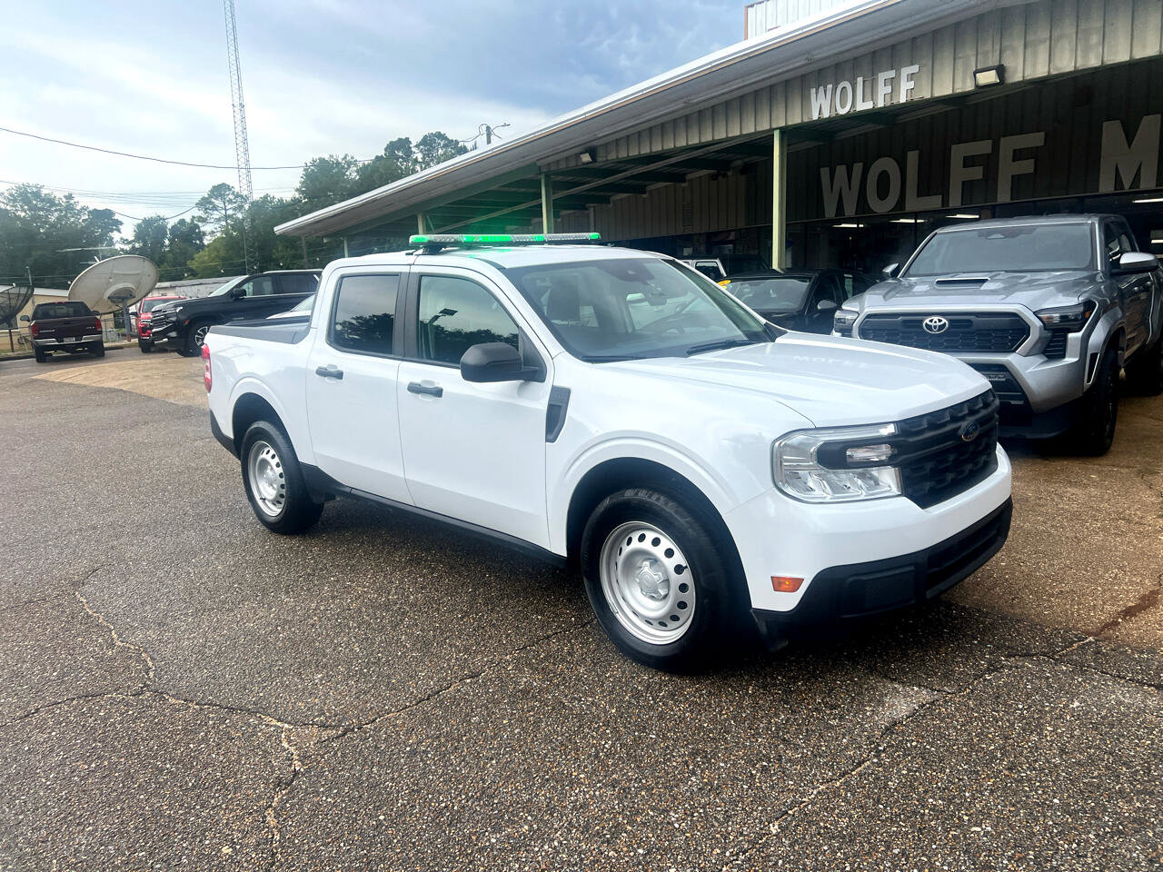 Used 2024 Ford Maverick XL image 4