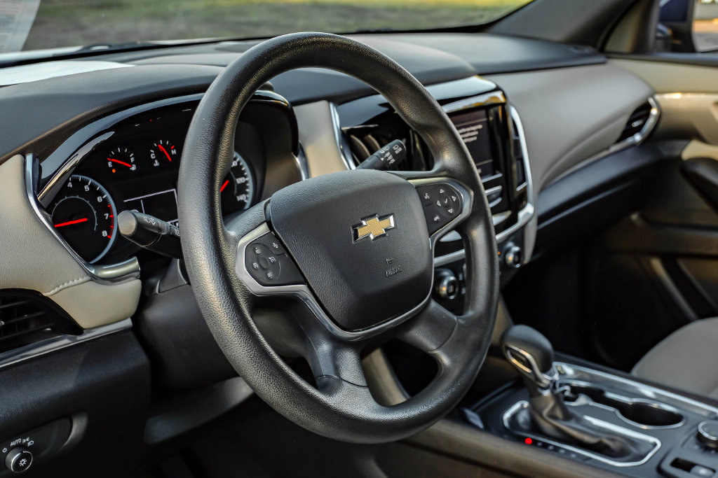 Used 2023 Chevrolet Traverse LS w/ Safety Package FWD image 19