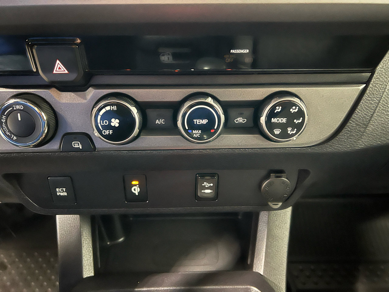 Used 2016 Toyota Tacoma TRD Off-Road image 37