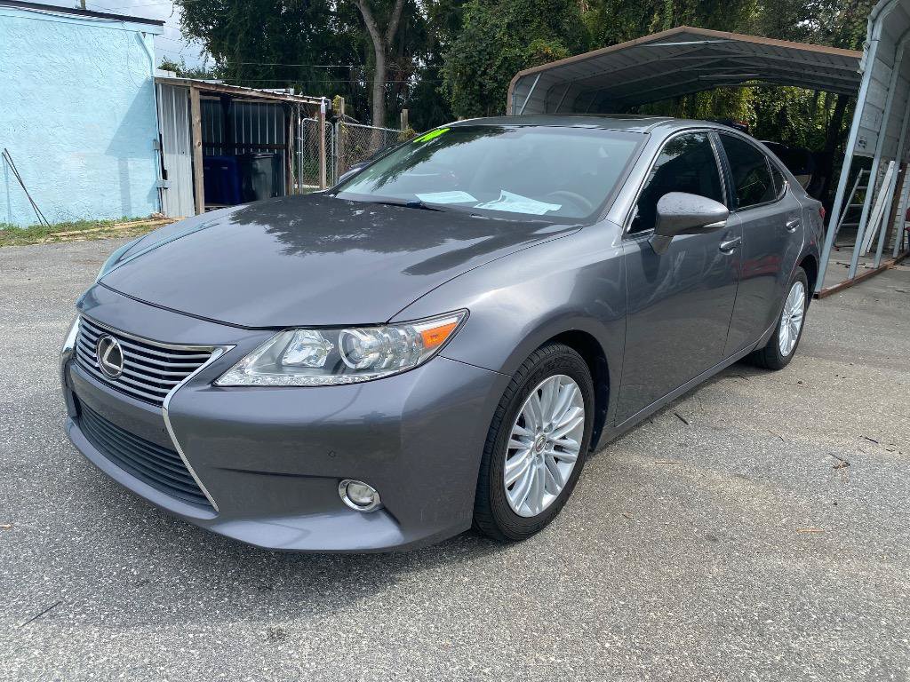 Used 2014 Lexus ES 350 w/ Luxury Package FWD image 2