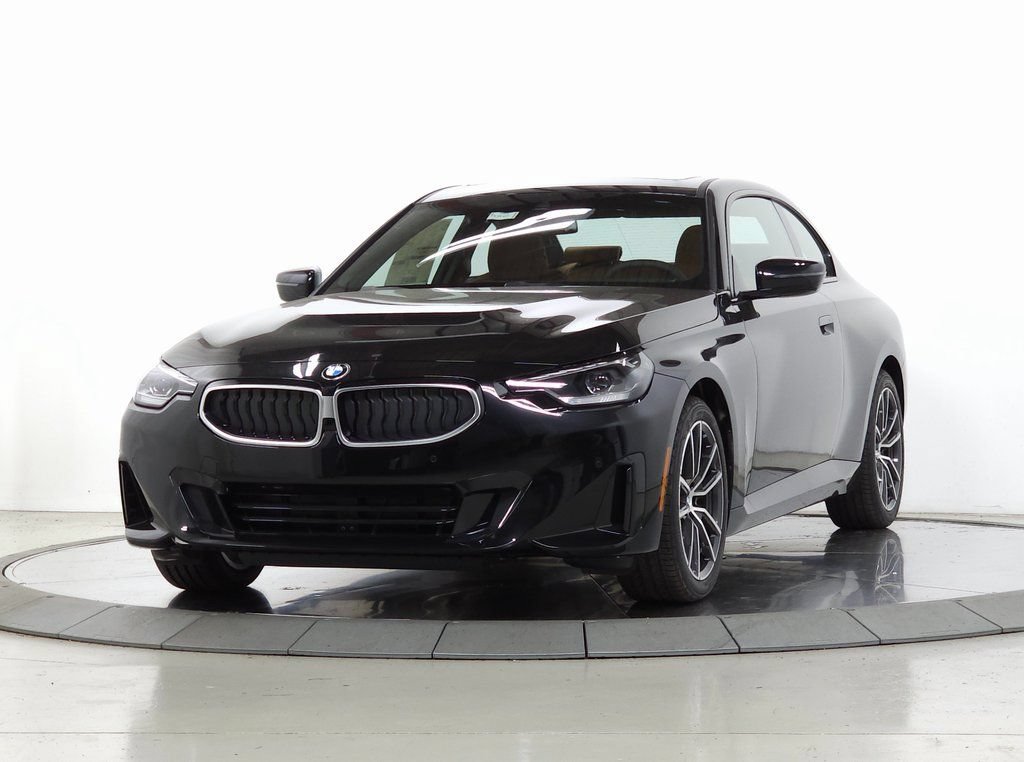 Certified 2025 BMW 230i xDrive Coupe w/ Convenience Package AWD/4WD image 3
