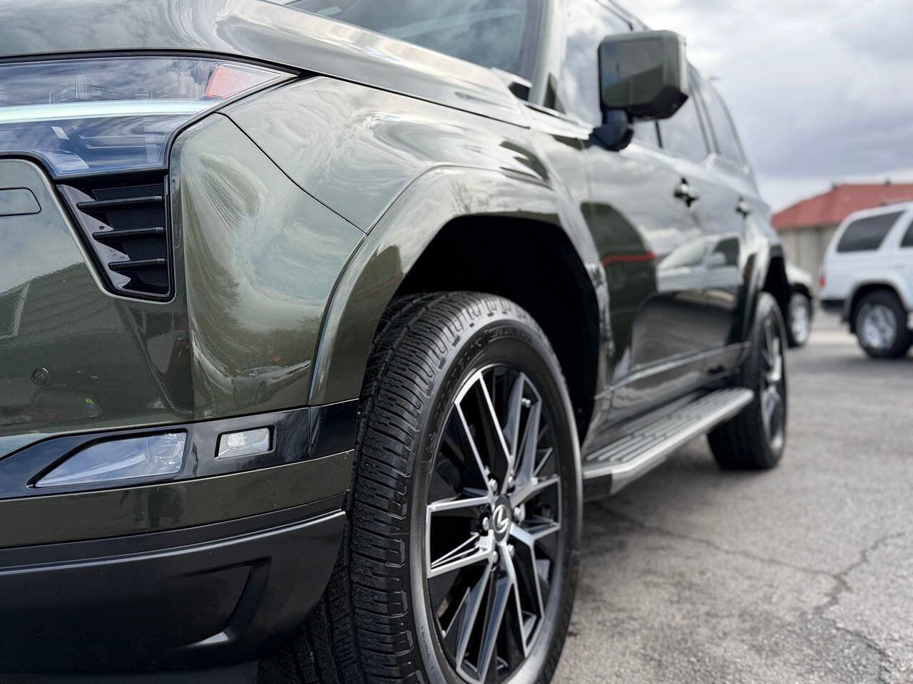 Used 2025 Lexus GX 550 w/ Accessory Package (31) image 26