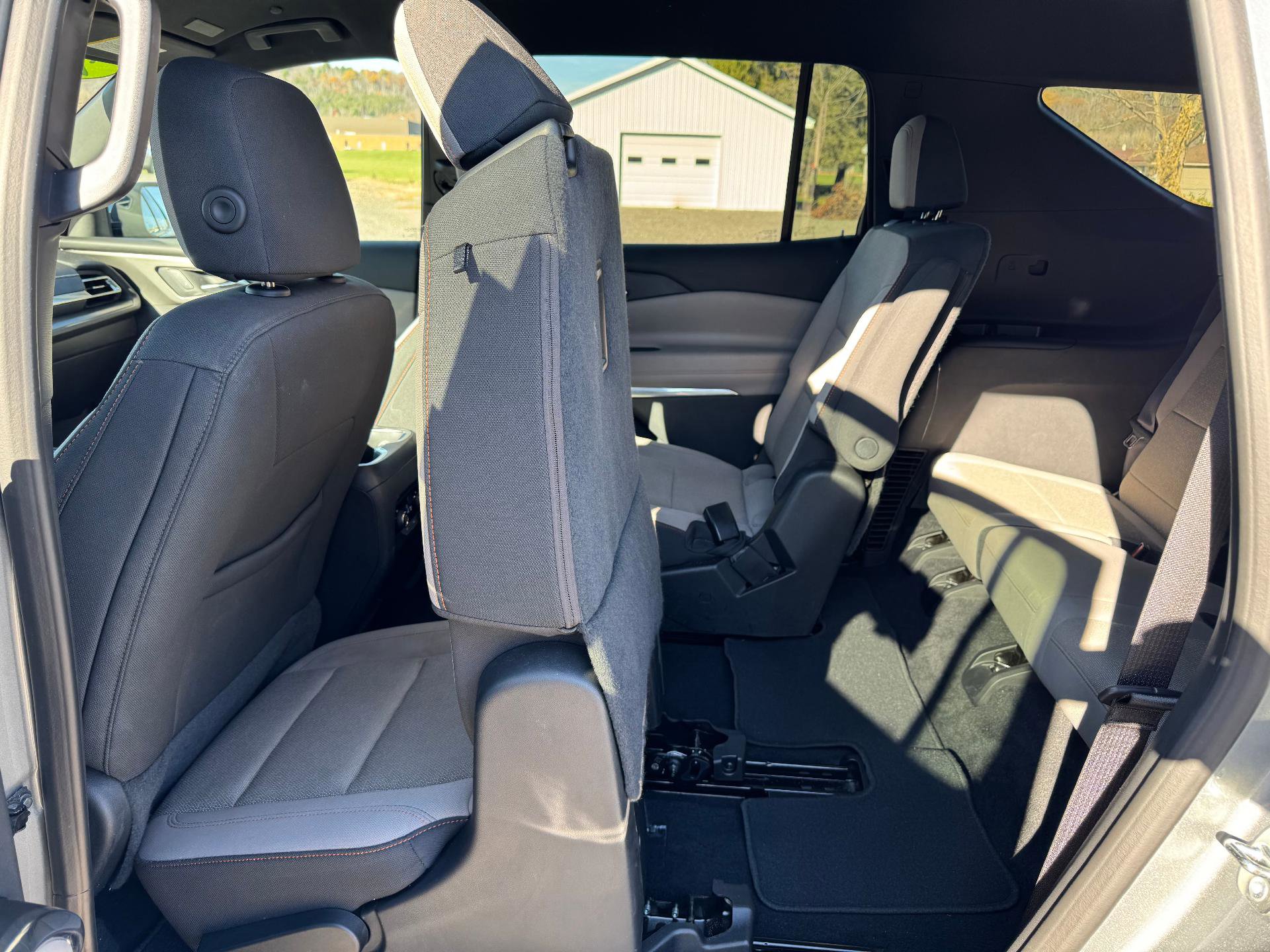 Used 2025 Chevrolet Traverse LT image 39