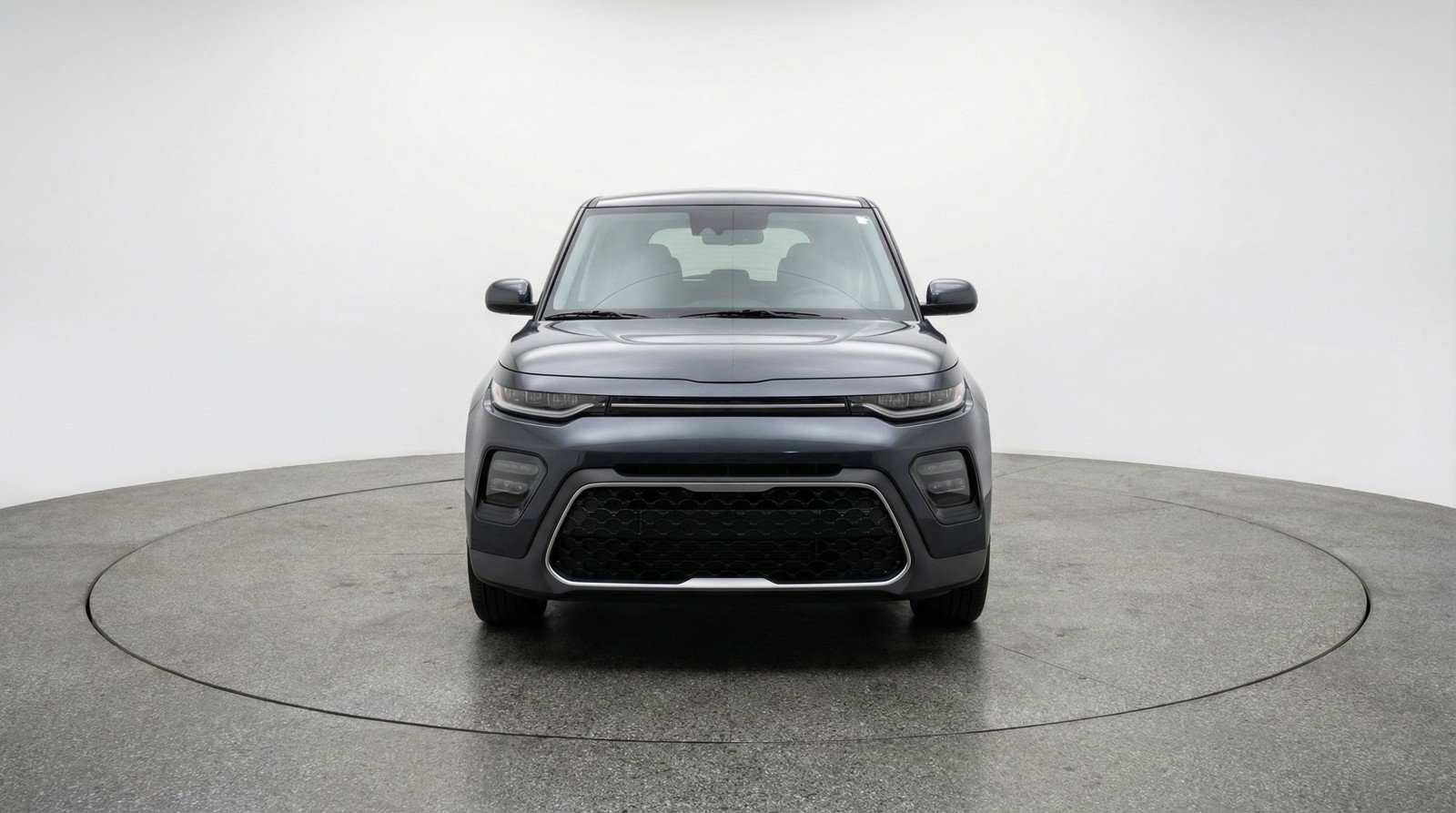 Used 2025 Kia Soul LX w/ LX Technology Package FWD image 2