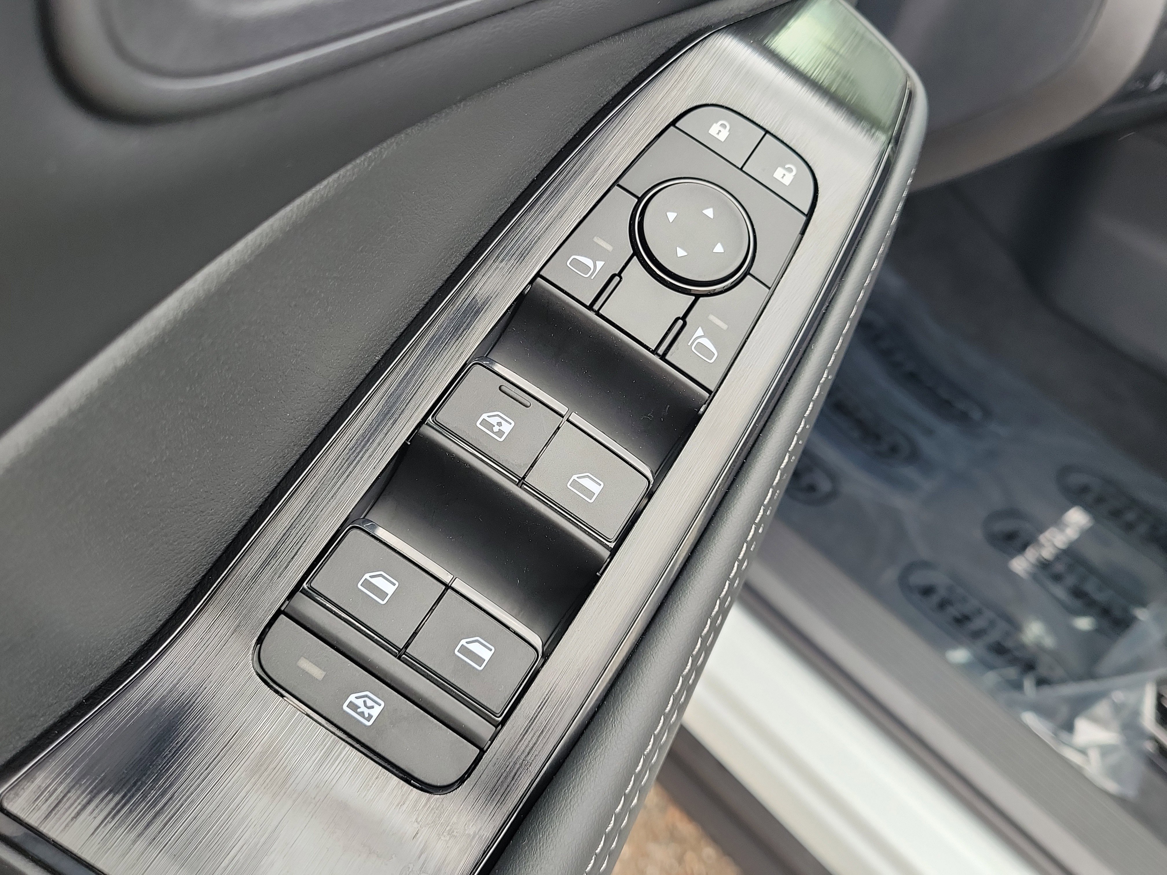 New 2026 Nissan Rogue SV w/ Cold Weather Package image 19