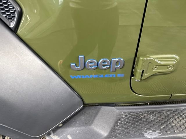 Used 2023 Jeep Wrangler Unlimited w/ Cold Weather Group image 10