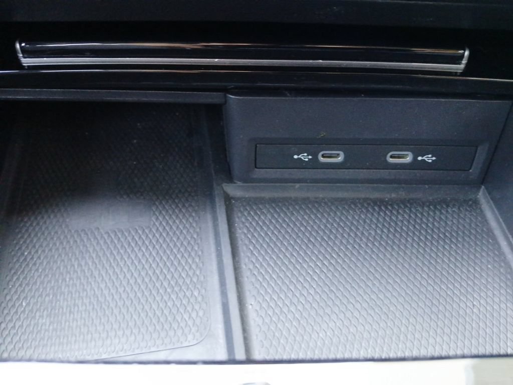 Used 2024 Volkswagen Atlas SE FWD image 6