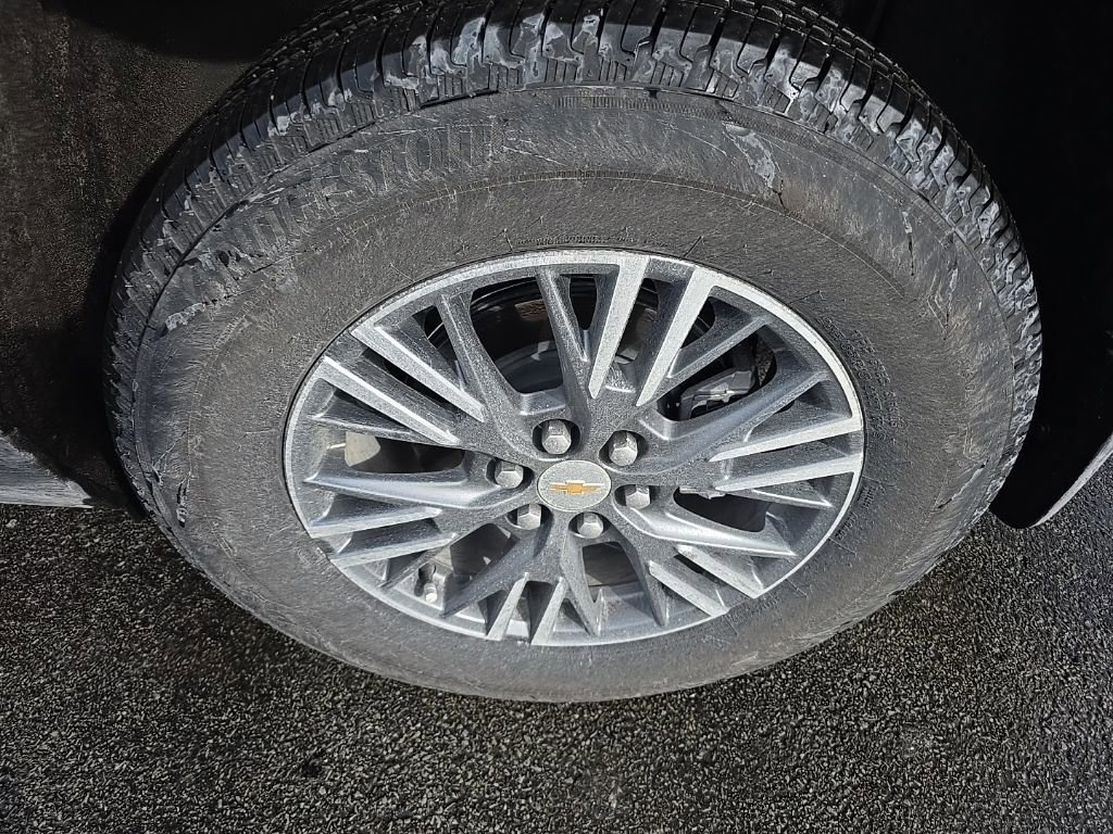 Certified 2025 Chevrolet Traverse LT w/ Driver Confidence Package image 9