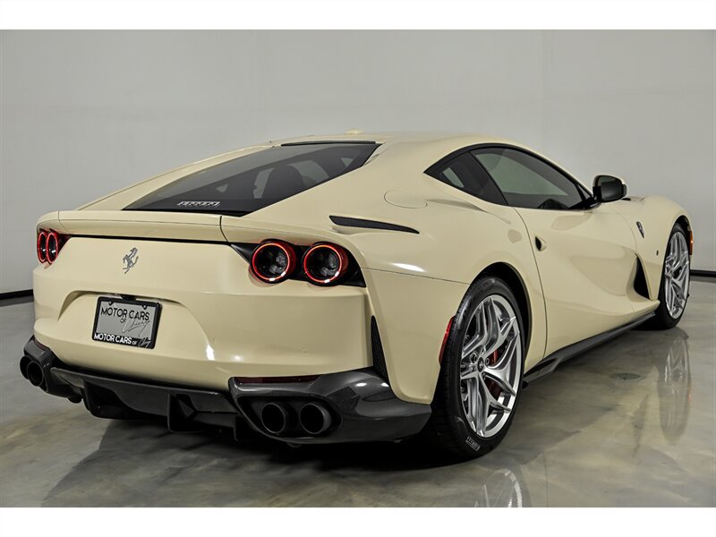 Used 2019 Ferrari 812 Superfast RWD image 9