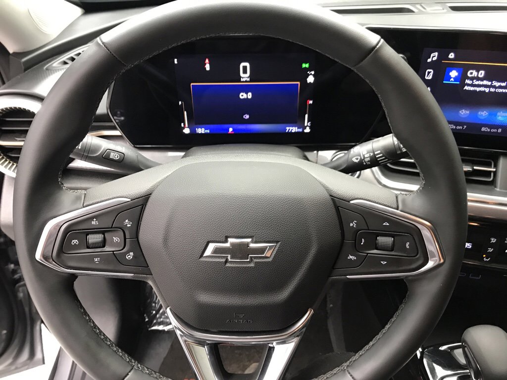 Used 2025 Chevrolet Trax ACTIV w/ Driver Confidence Package image 11