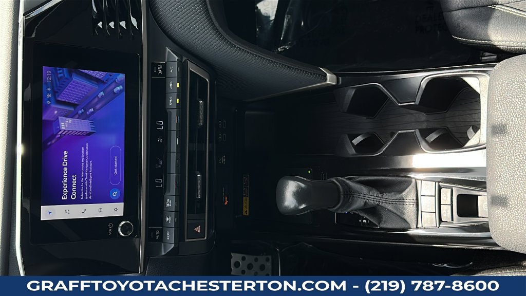 Used 2025 Toyota Camry SE FWD image 19