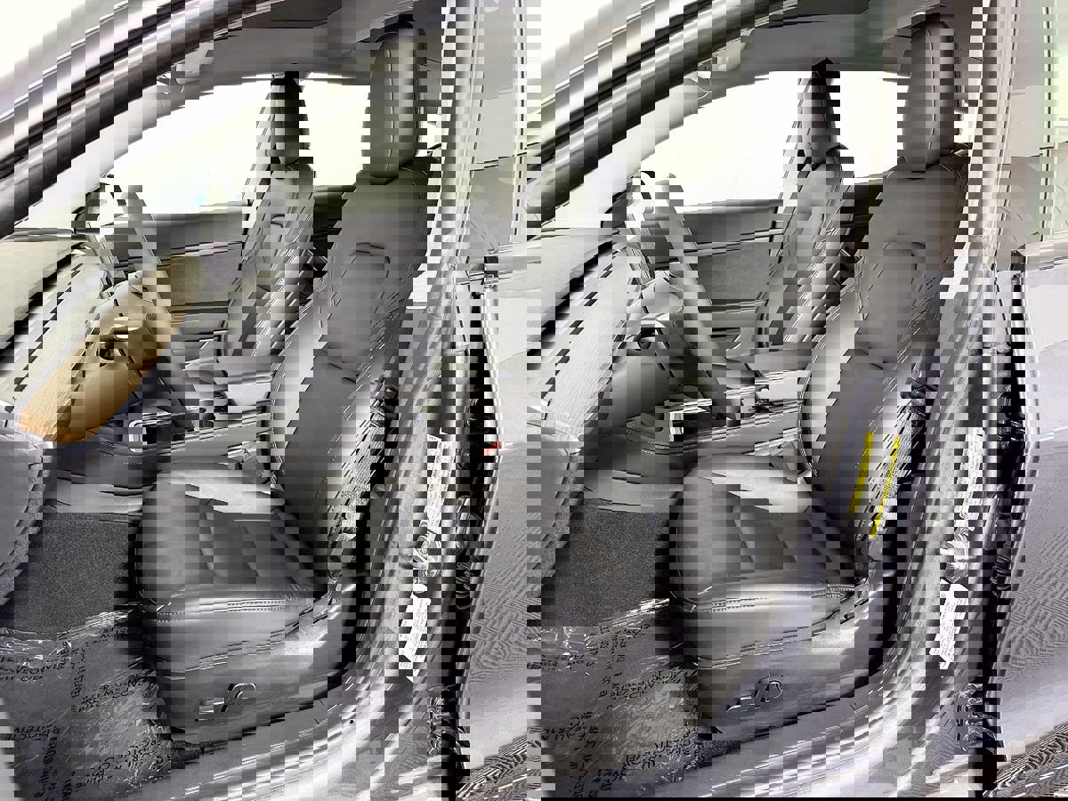 Used 2021 Tesla Model 3 Standard Range Plus image 30