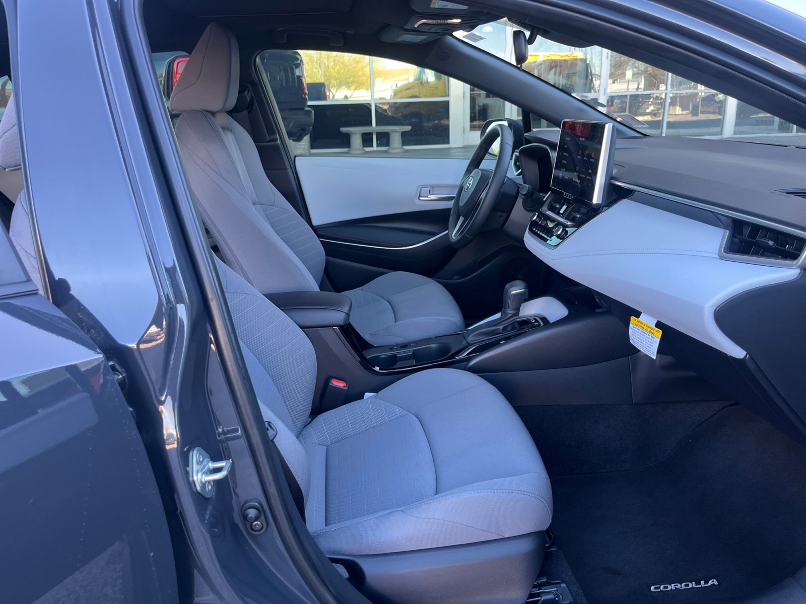 Used 2025 Toyota Corolla SE image 19