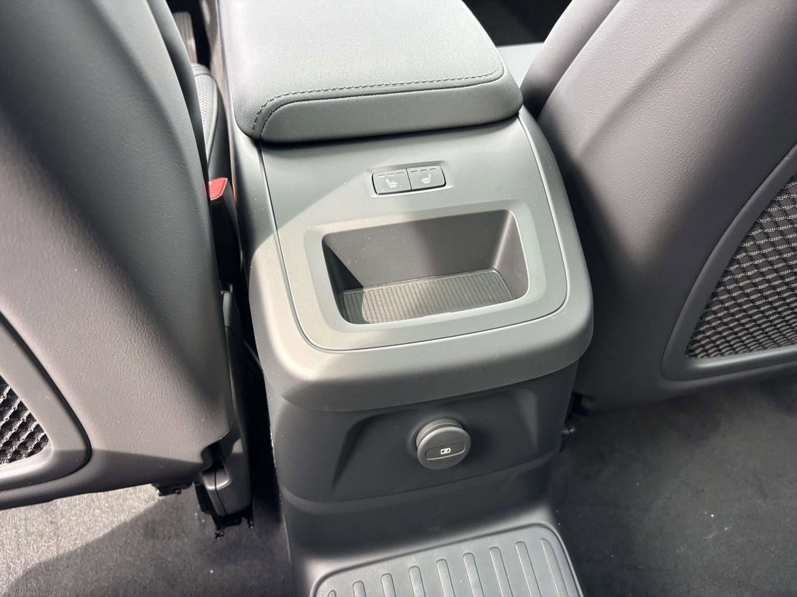 New 2026 Volvo XC60 T8 Plus w/ Protection Package Premier image 31