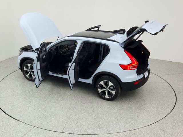 New 2026 Volvo XC40 B5 Plus w/ Protection Package Premier image 20