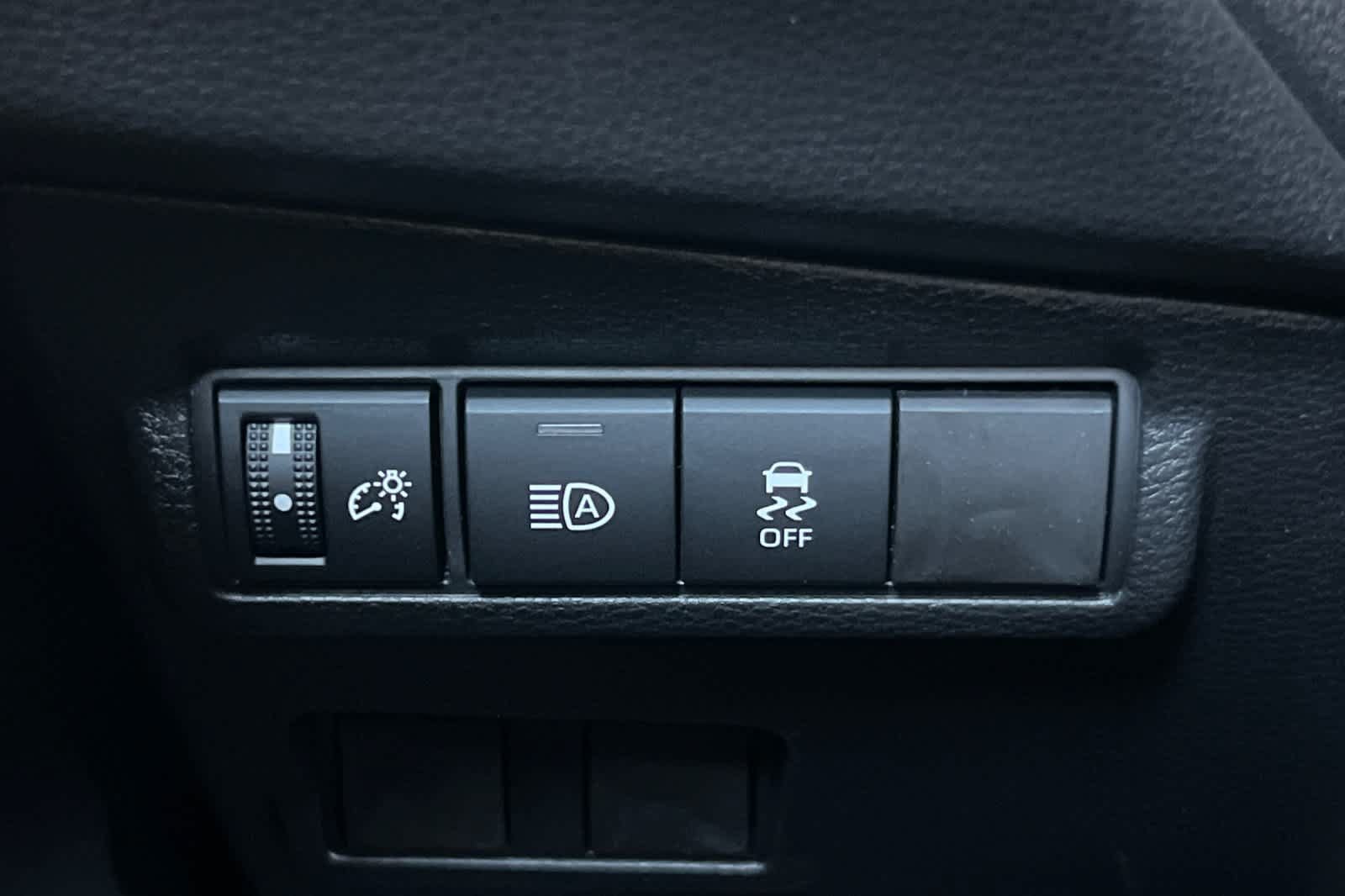 New 2026 Toyota Corolla Cross LE w/ Moonroof Package FWD image 25