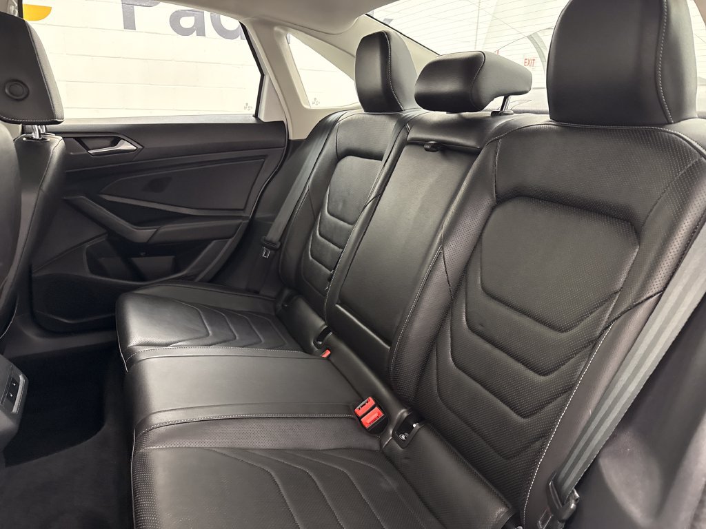 Used 2020 Volkswagen Jetta SEL Premium FWD image 24