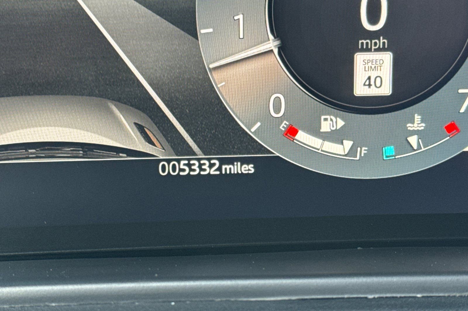 Used 2025 Land Rover Range Rover Velar Dynamic SE image 31