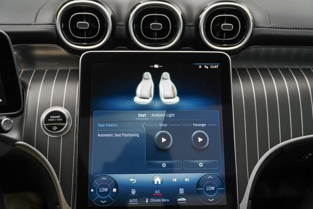 Used 2023 Mercedes-Benz GLC 300 image 33