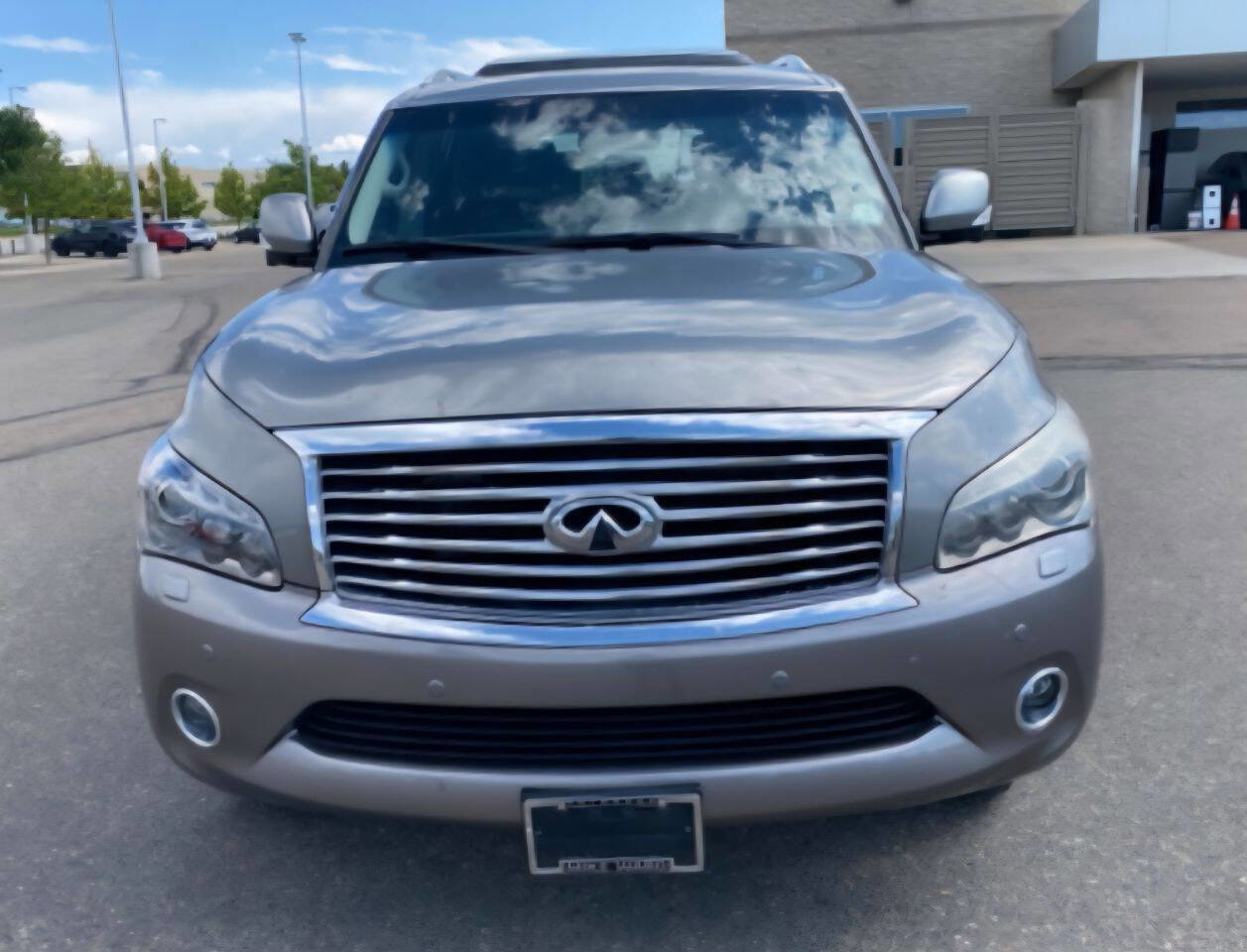 Used 2014 INFINITI QX80 4WD w/ Deluxe Touring Package image 15