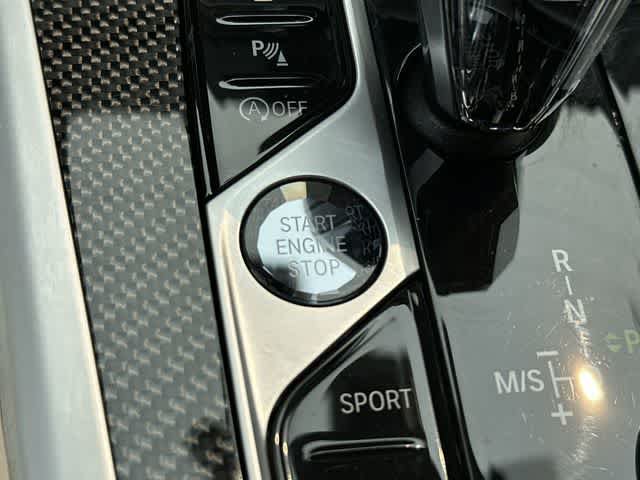 Used 2022 BMW X6 M50i w/ Executive Package AWD/4WD image 11