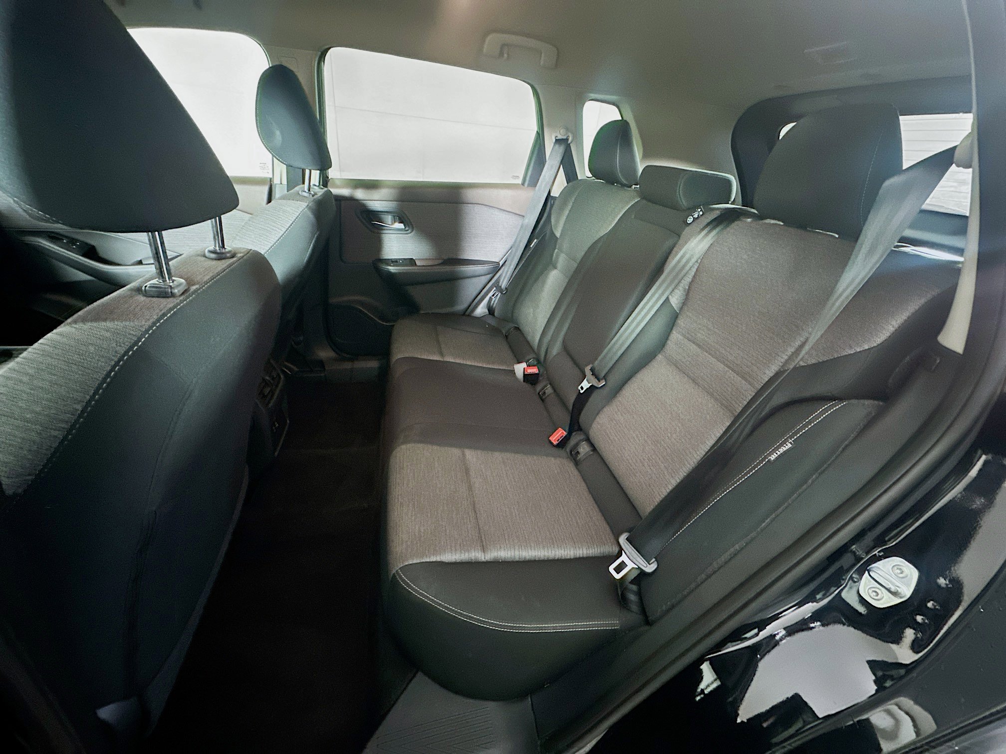 Used 2023 Nissan Rogue SV image 27