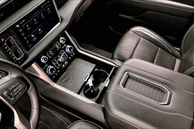 Used 2024 GMC Yukon XL Denali AWD/4WD image 17