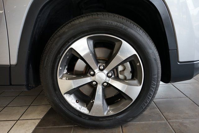 Used 2019 Jeep Cherokee Limited image 53