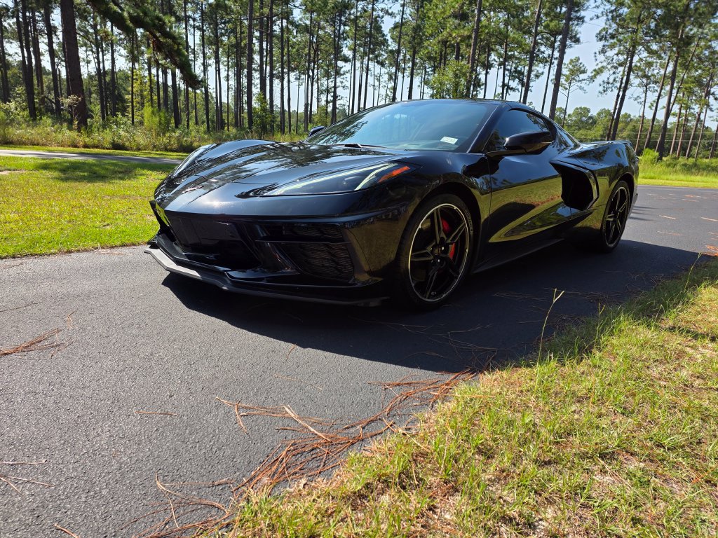 Used 2023 Chevrolet Corvette Stingray Premium Cpe w/ Z51 Performance Package RWD image 1