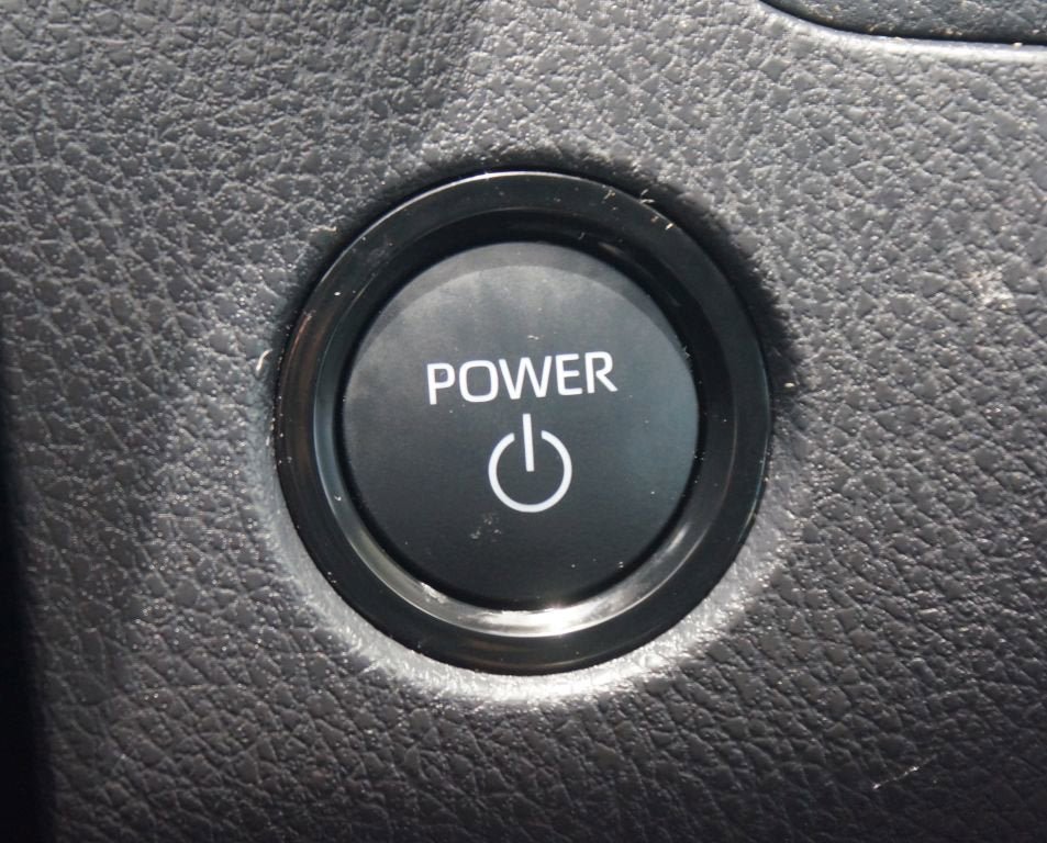 Used 2025 Toyota Camry SE w/ Convenience Package FWD image 9