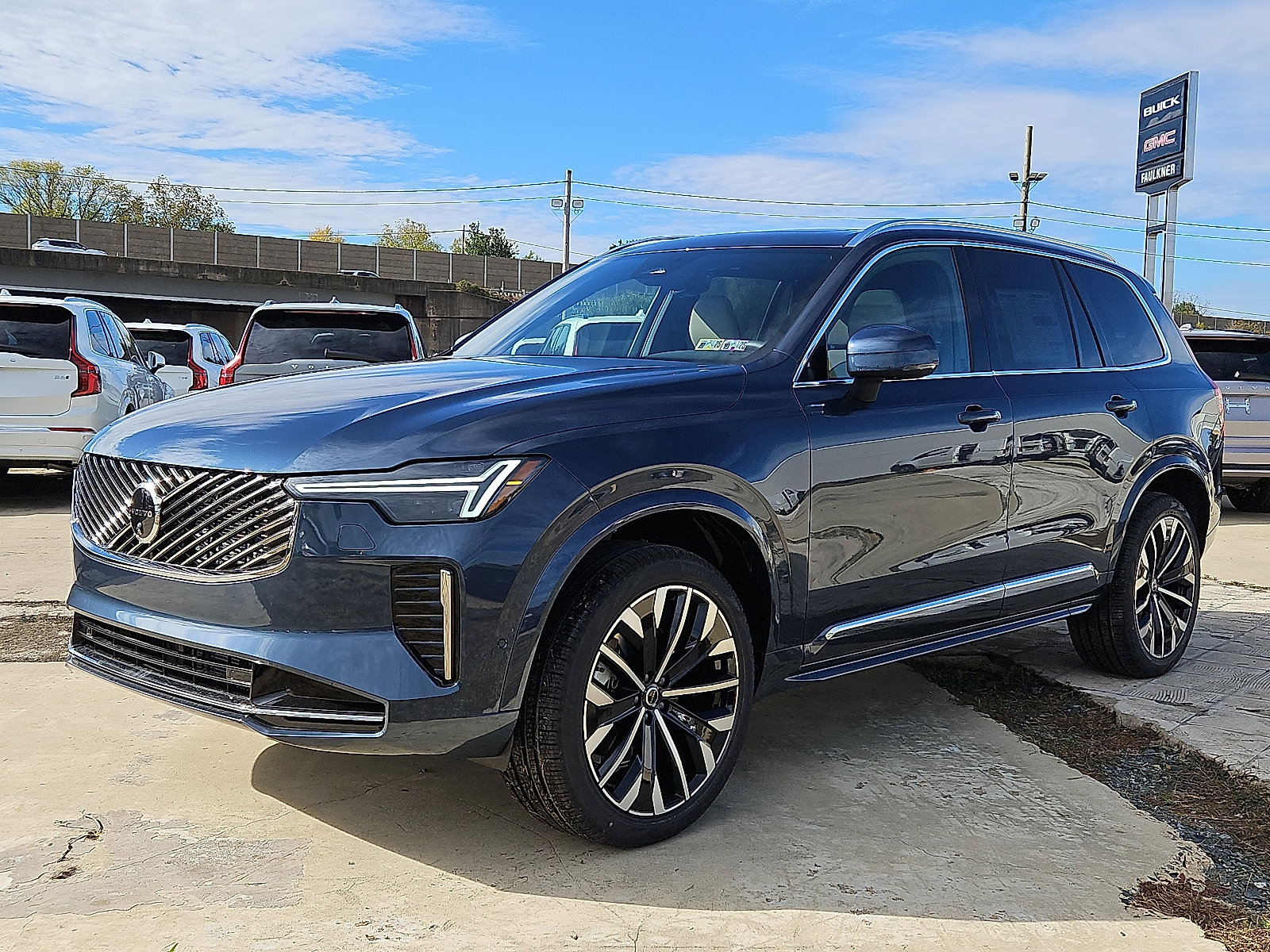 New 2026 Volvo XC90 B6 Plus w/ Protection Package Premier image 3