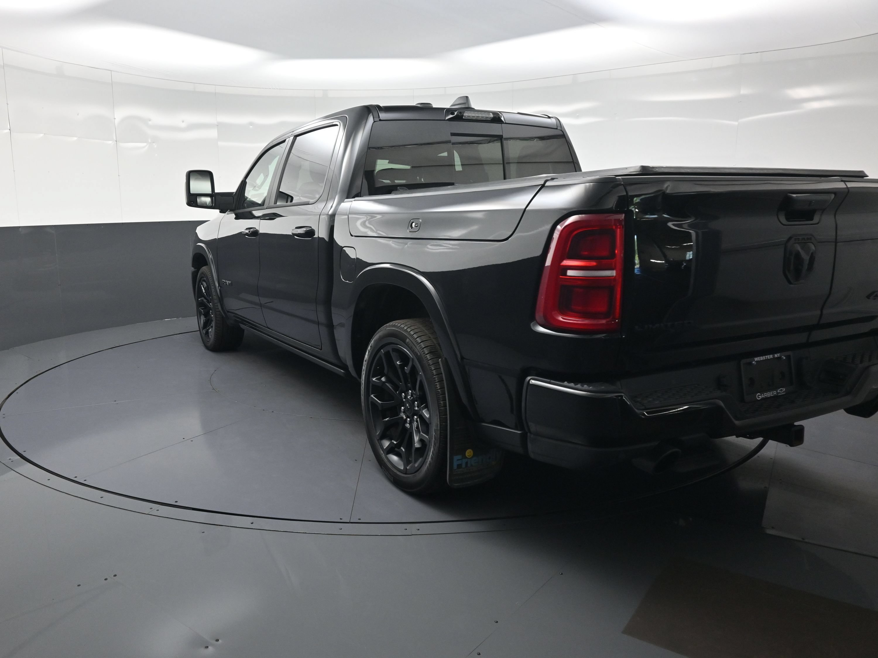 Used 2025 RAM 1500 Limited AWD/4WD image 5