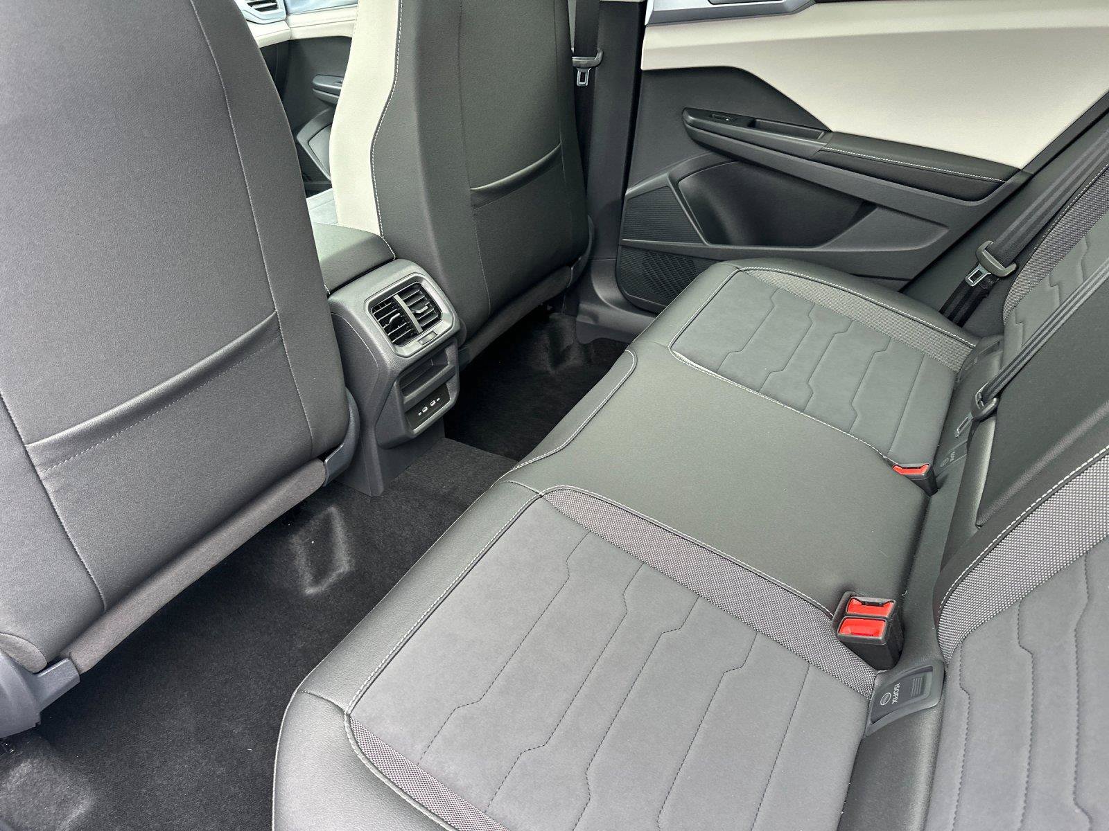 New 2026 Volkswagen Taos SE AWD/4WD image 11