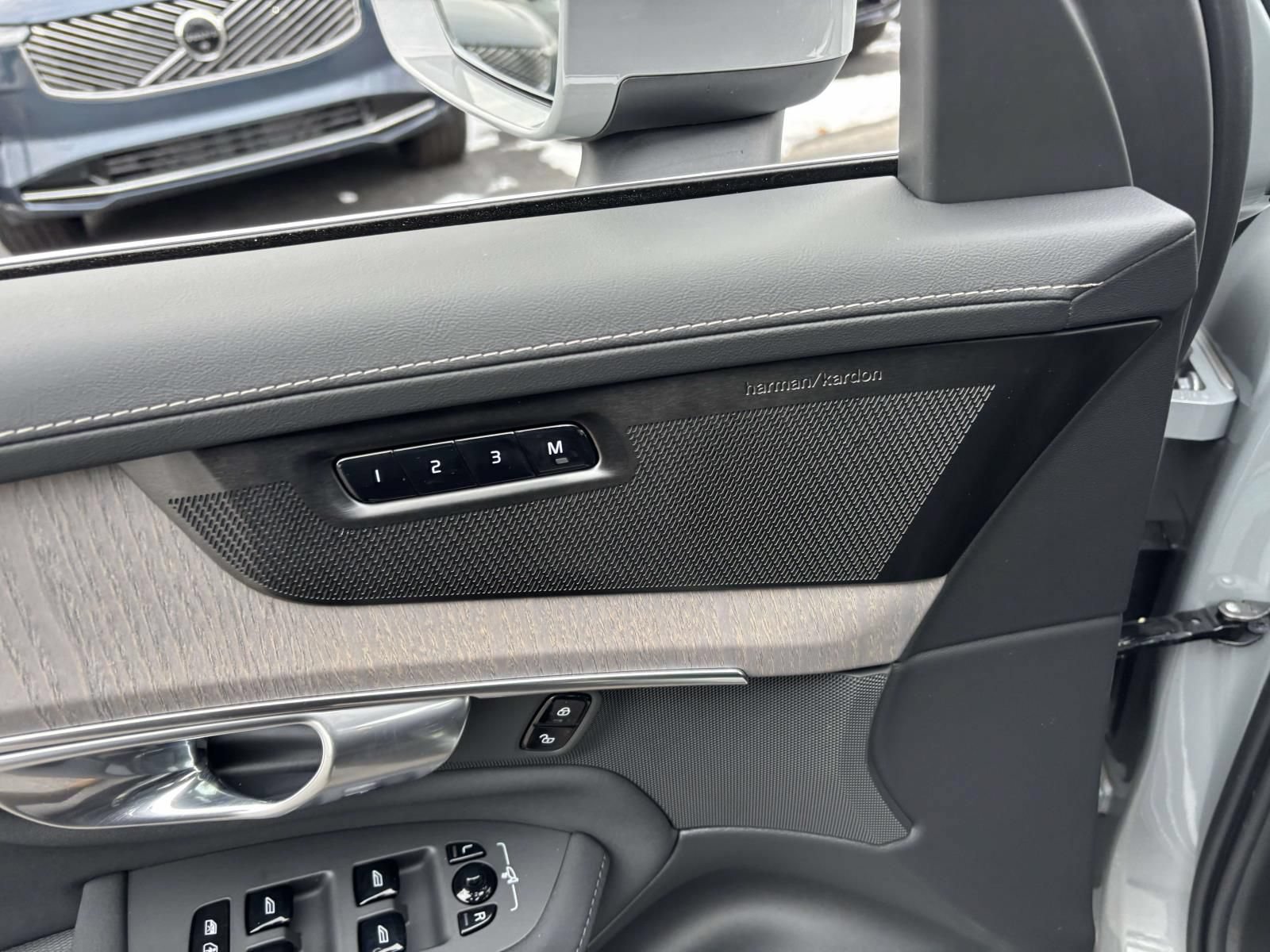 New 2026 Volvo XC90 B6 Ultra w/ Protection Package AWD/4WD image 12