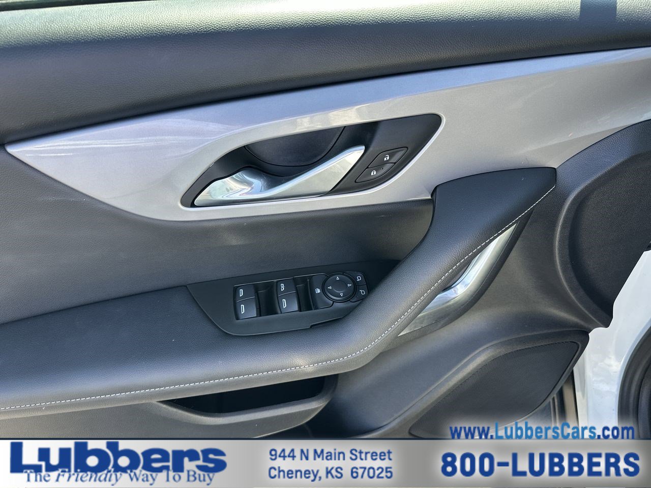 Used 2025 Chevrolet Blazer LT FWD image 13