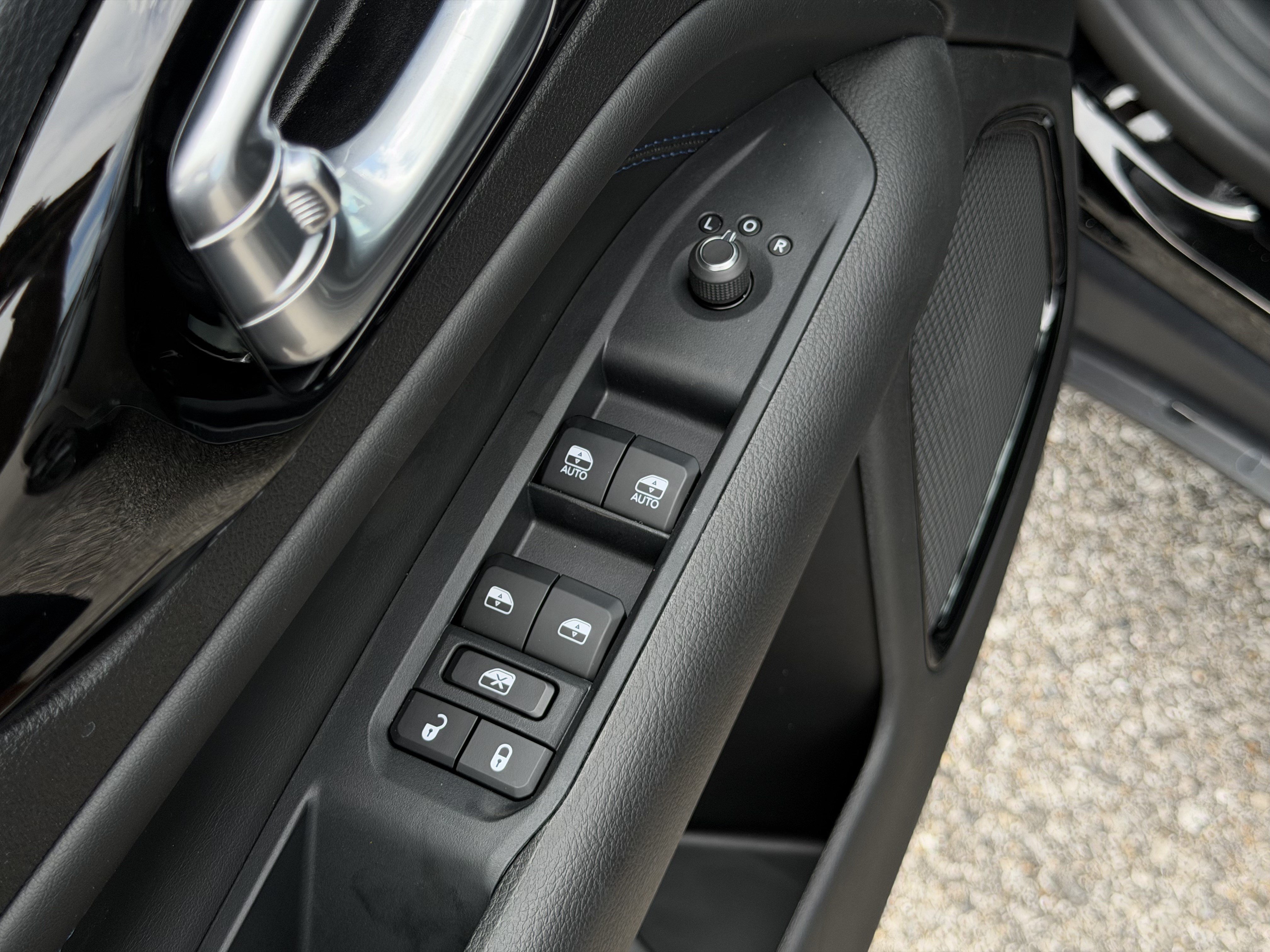 New 2026 Jeep Compass Latitude AWD/4WD image 15